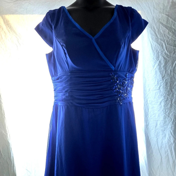 Gorgeous Blue Goddess Dress NWT - Picture 2 of 14